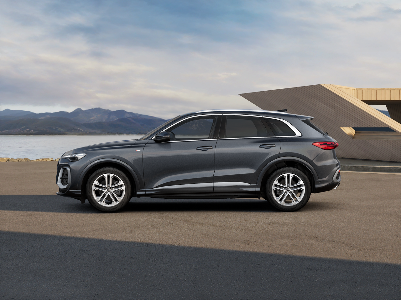 Imaginea unui Q5 40 TFSI quattro