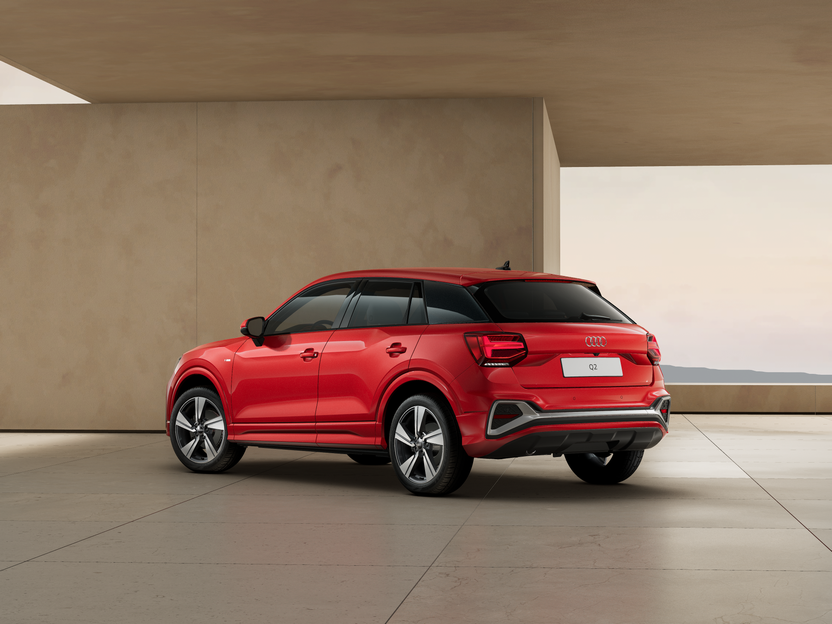 Imaginea unui Q2 S line 35 TFSI