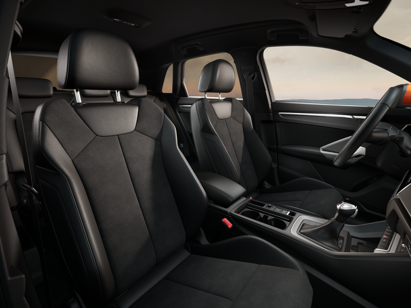 Imaginea unui Q3 Advanced 40 TFSI quattro