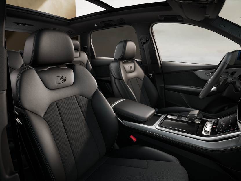Imaginea unui Q7 S line 55 TFSI e quattro 290kW