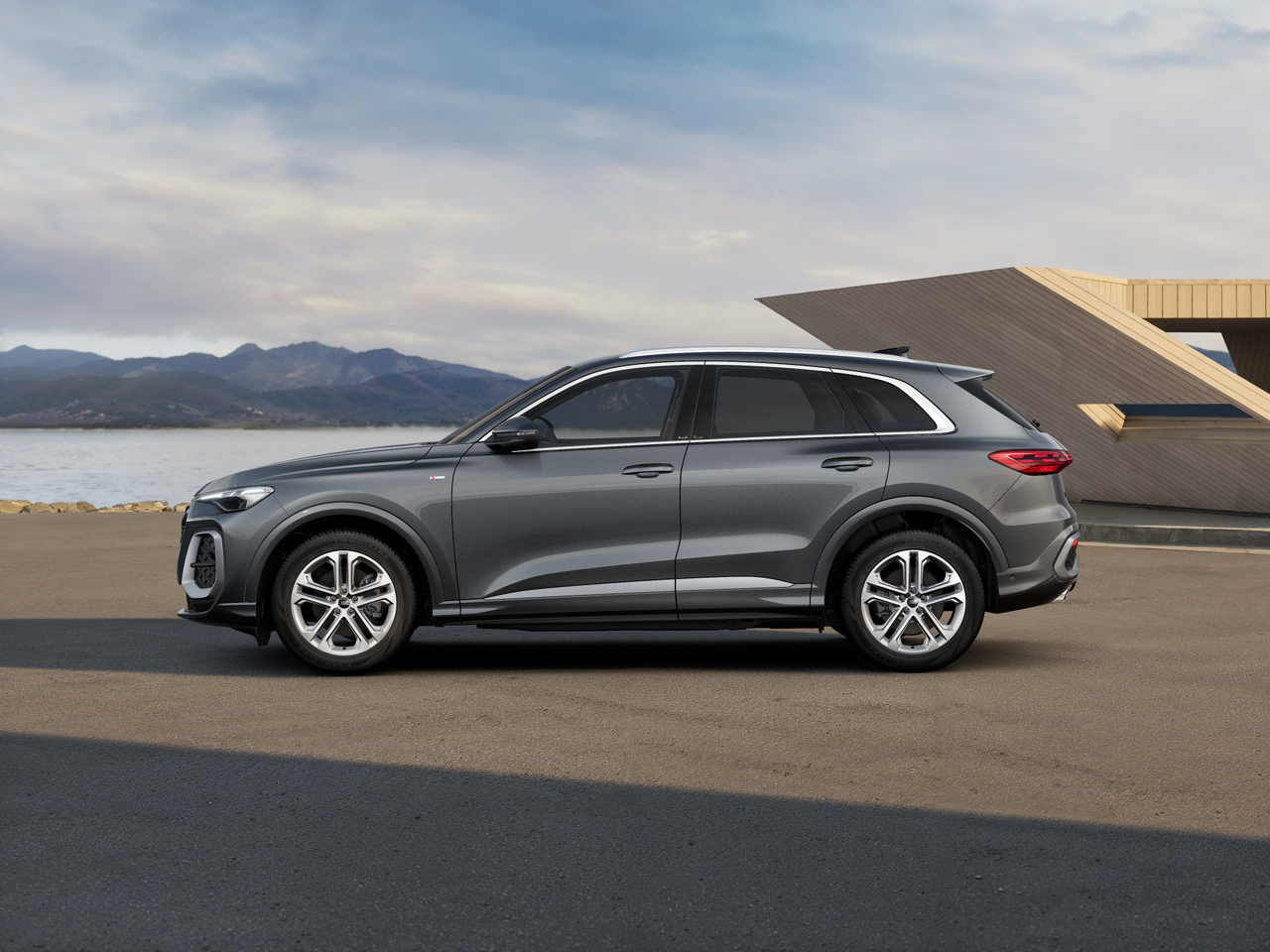 Imaginea unui Q5 40 TFSI quattro