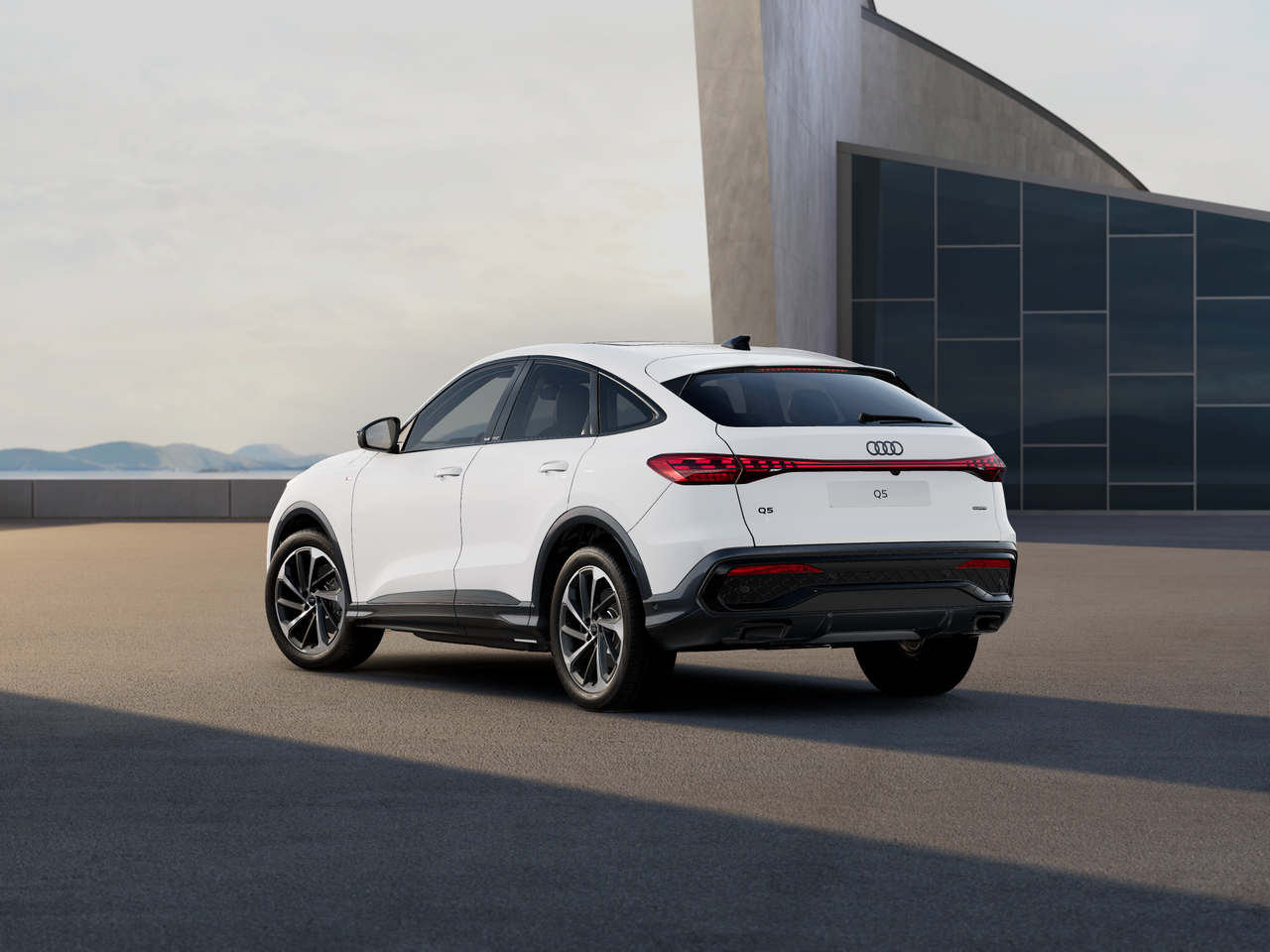 Imaginea unui Q5 Sportback 40 TFSI quattro