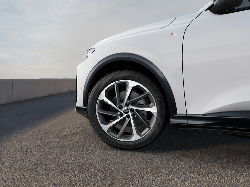 Imaginea unui Q5 Sportback 40 TFSI quattro