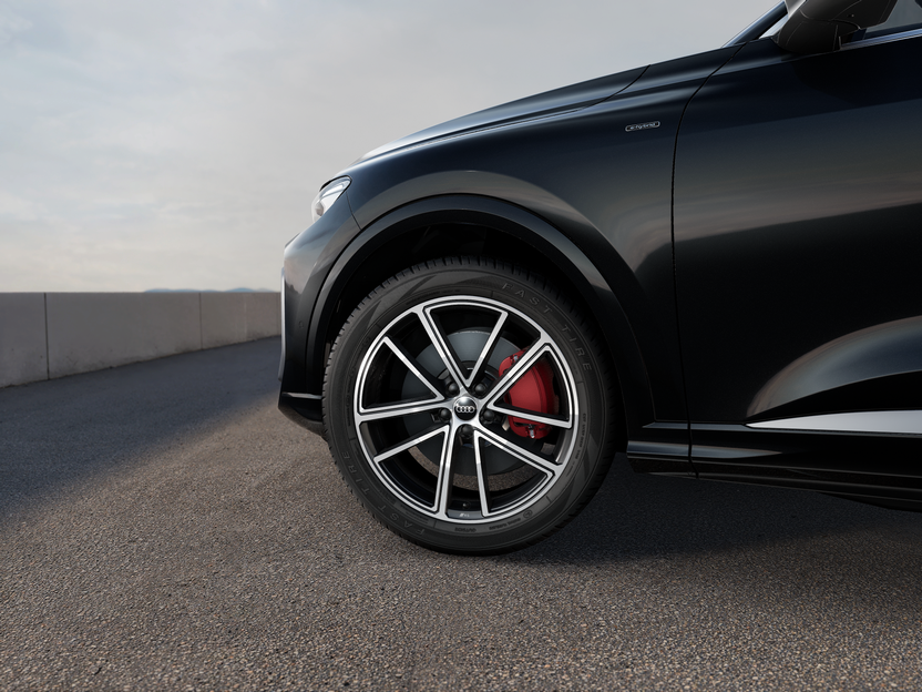 Imaginea unui Q5 Sportback 50 e-hybrid quattro 220kW