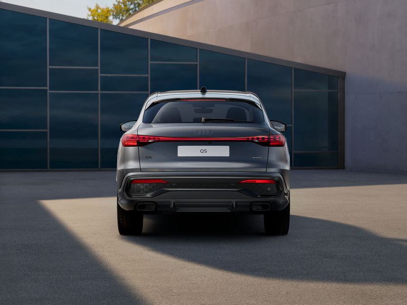 Imaginea unui Q5 Sportback 50 e-hybrid quattro 220kW