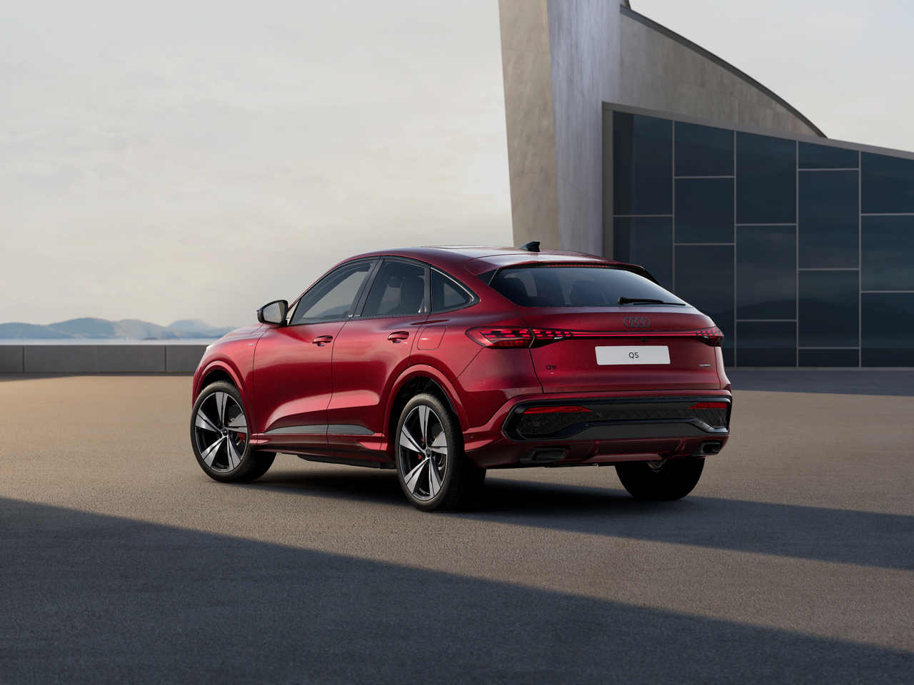 Imaginea unui Q5 Sportback 50 e-hybrid quattro 220kW