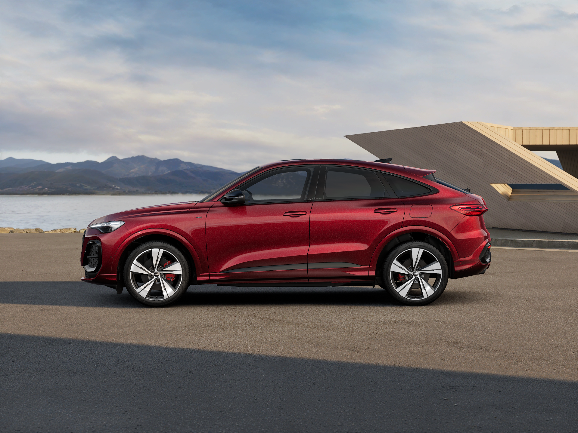 Imaginea unui Q5 Sportback 50 e-hybrid quattro 220kW
