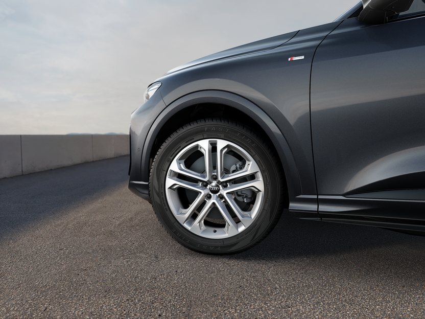 Imaginea unui Q5 40 TDI quattro