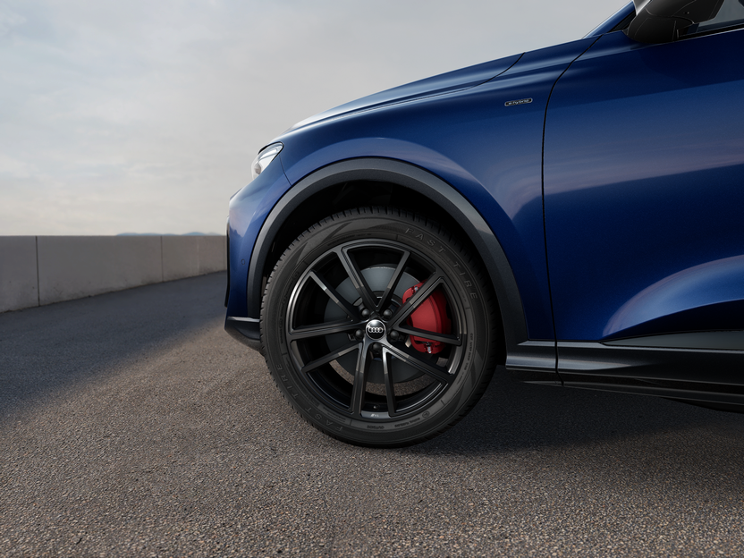 Imaginea unui Q5 Sportback 50 e-hybrid quattro 220kW