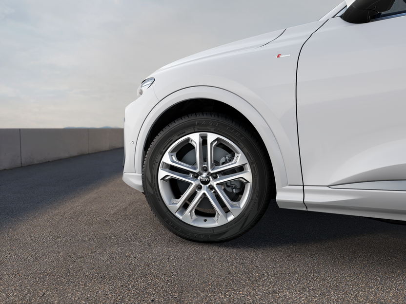 Imaginea unui Q5 40 TDI quattro