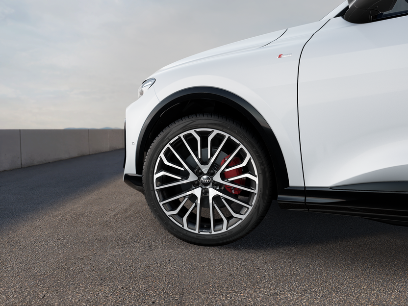 Imaginea unui Q5 40 TFSI quattro