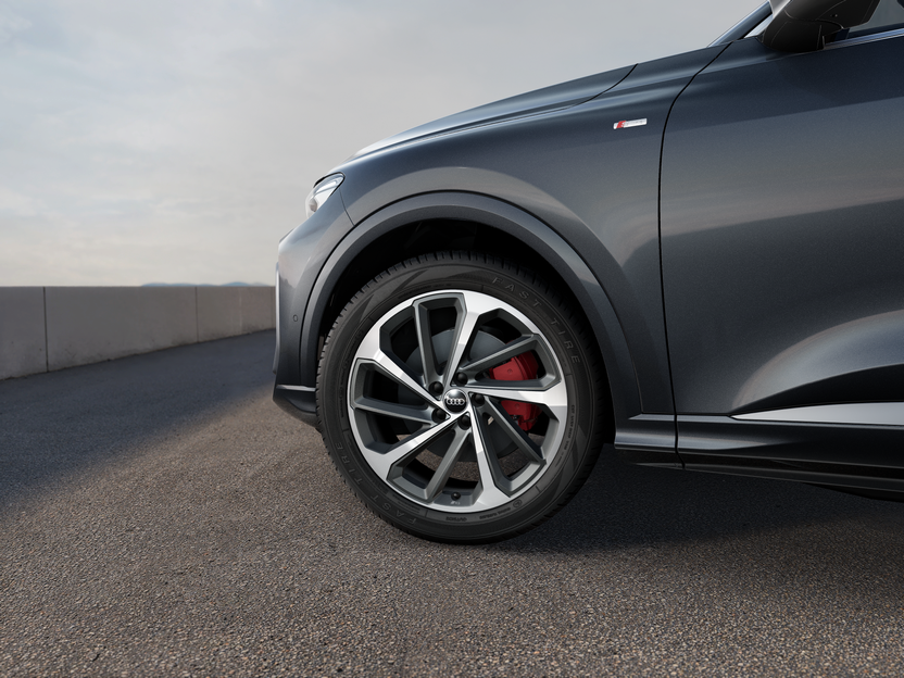 Imaginea unui Q5 Sportback 40 TFSI quattro