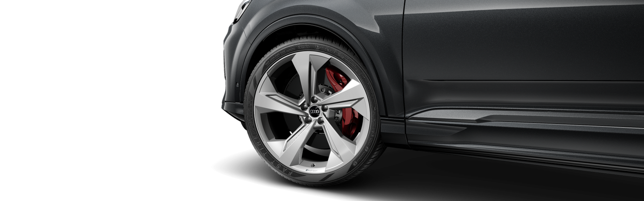 Imaginea unui Q7 S line 55 TFSI e quattro 290kW