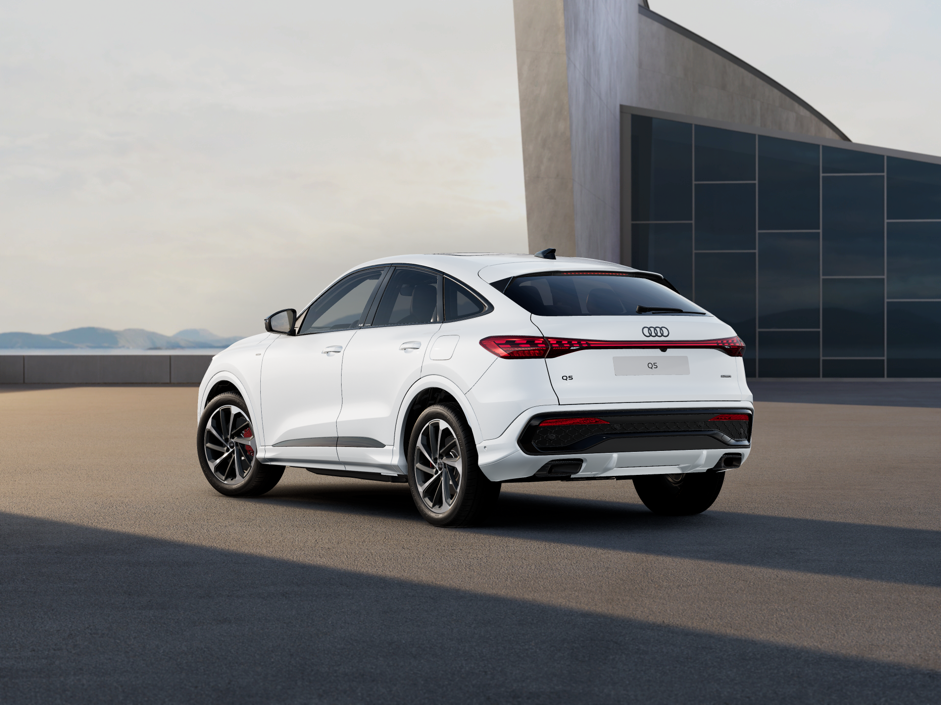 Imaginea unui Q5 Sportback 50 e-hybrid quattro 220kW
