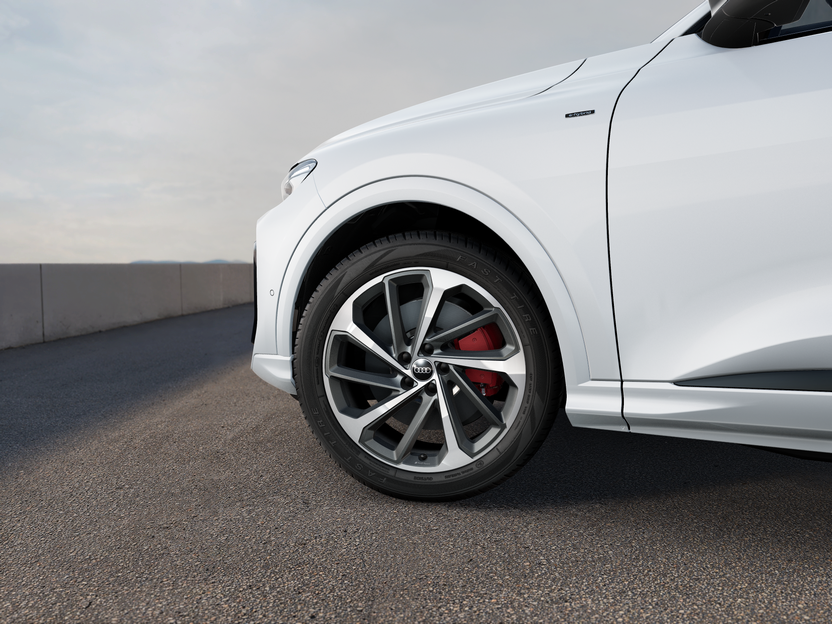 Imaginea unui Q5 Sportback 50 e-hybrid quattro 220kW