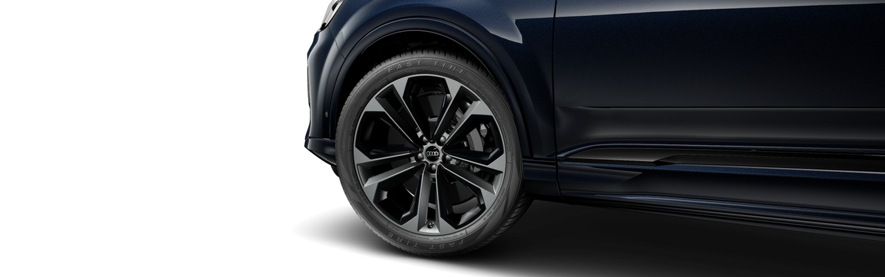 Imaginea unui Q7 S line 55 TFSI e quattro 290kW