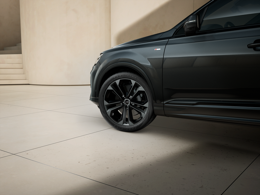 Imaginea unui Q7 PI S line 55 TFSI quattro