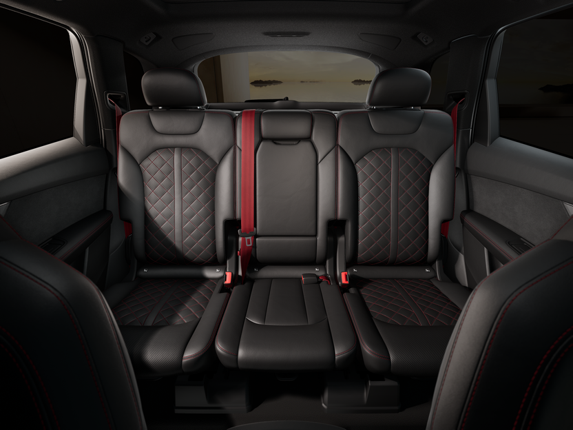 Imaginea unui Q7 S line 55 TFSI e quattro 290kW