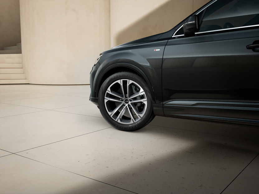 Imaginea unui Q7 PI S line 55 TFSI quattro