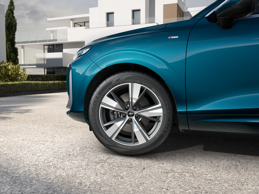 Imaginea unui Q3 Sportback 40 TFSI quattro