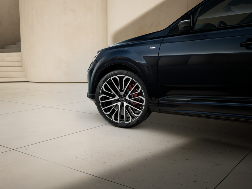 Imaginea unui Q7 S line 55 TFSI e quattro 290kW