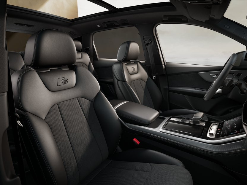 Imaginea unui Q7 S line 55 TFSI e quattro 290kW