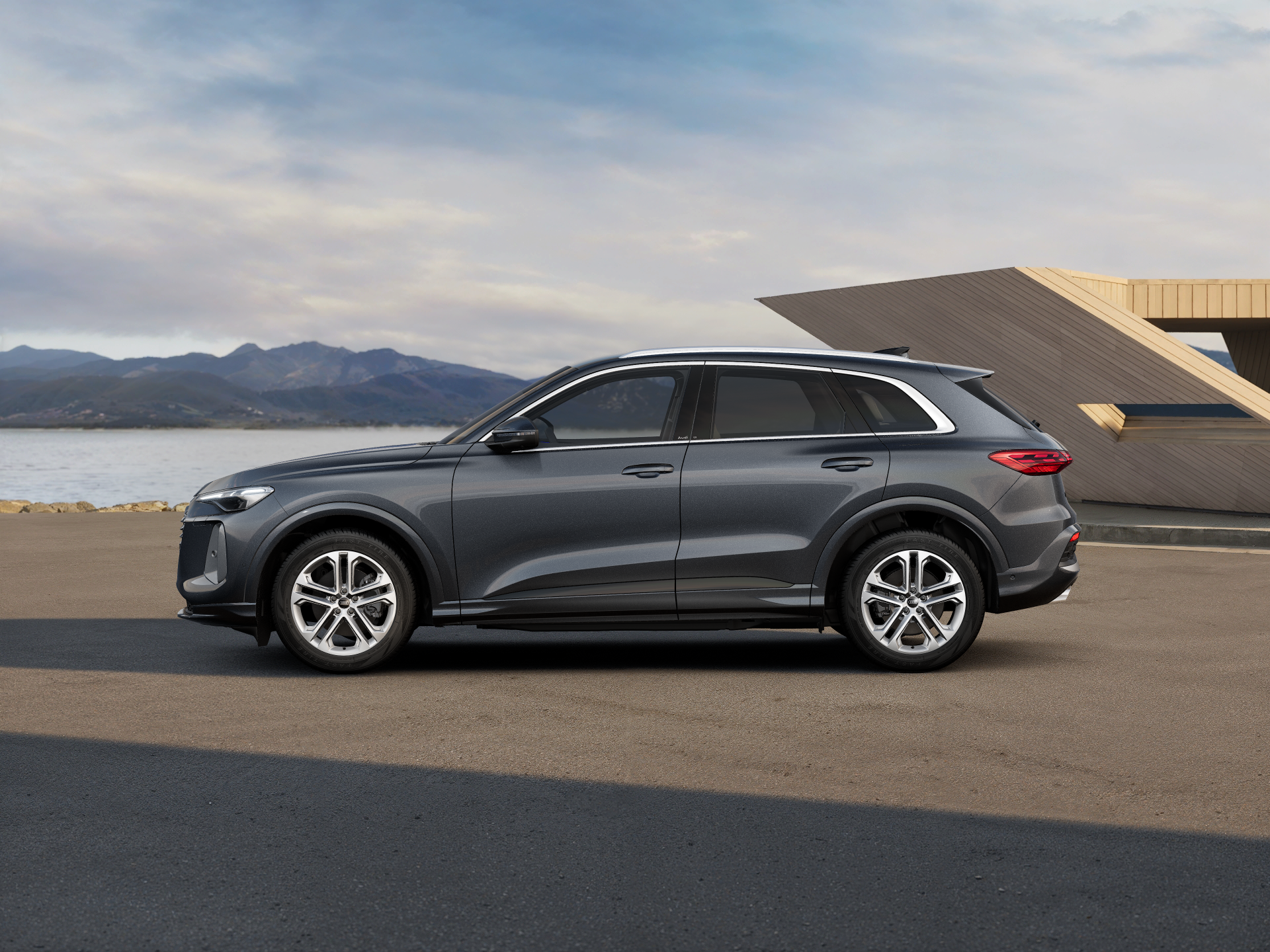Imaginea unui Q5 40 TDI quattro