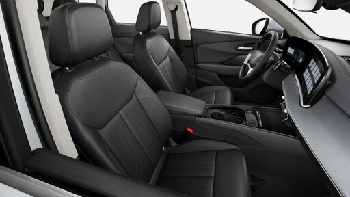 Interior negru; scaune standard