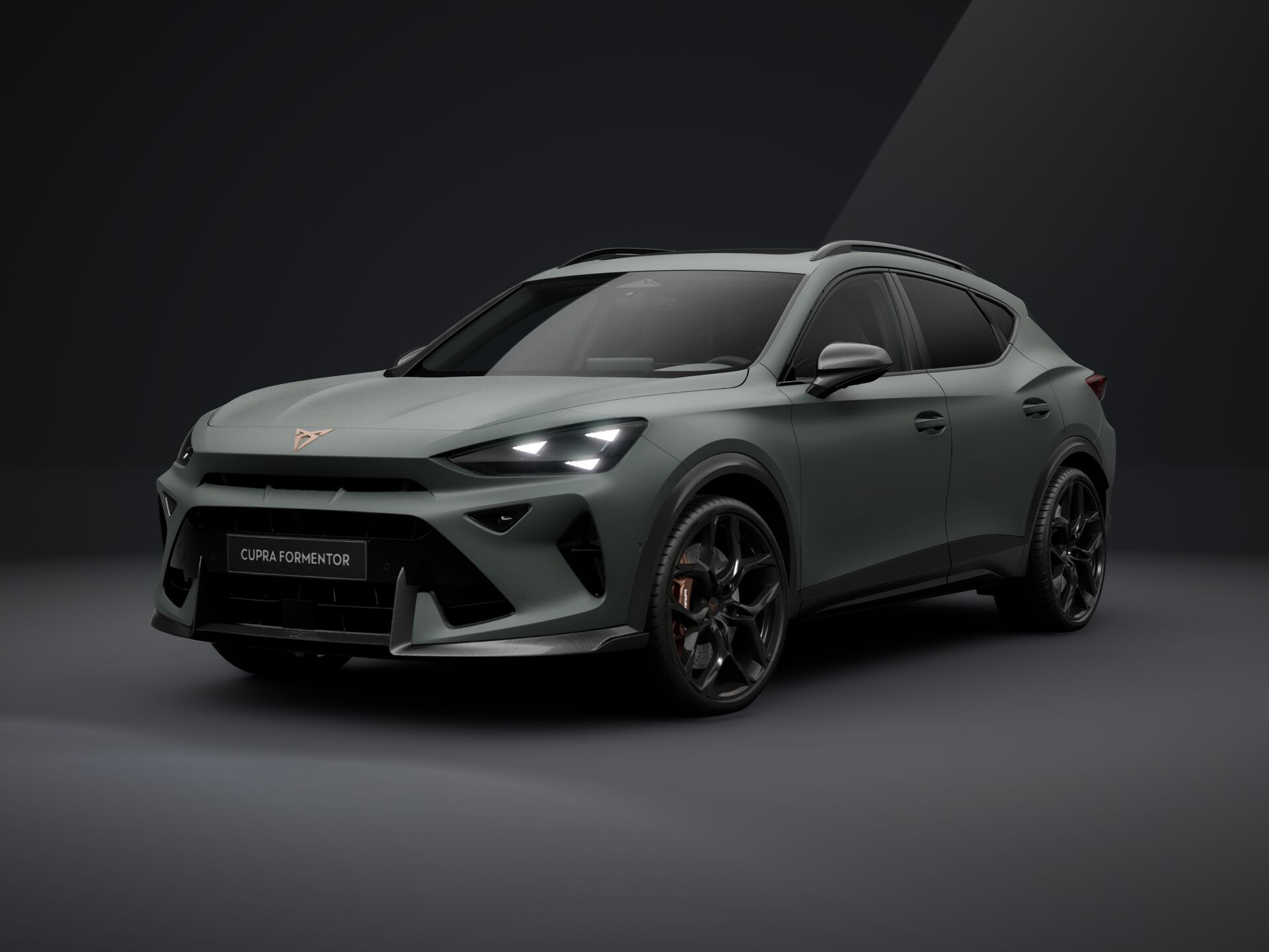 Imaginea unui CUPRA Formentor VZ5 2.5 TSI DSG7 4DRIVE