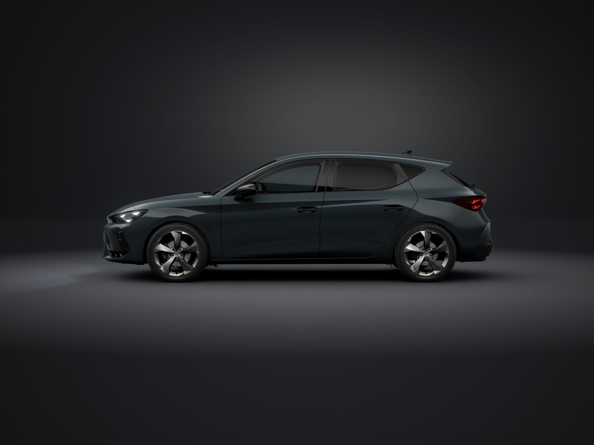 Imaginea unui CUPRA Leon 1.5 eTSI DSG7 mild hy