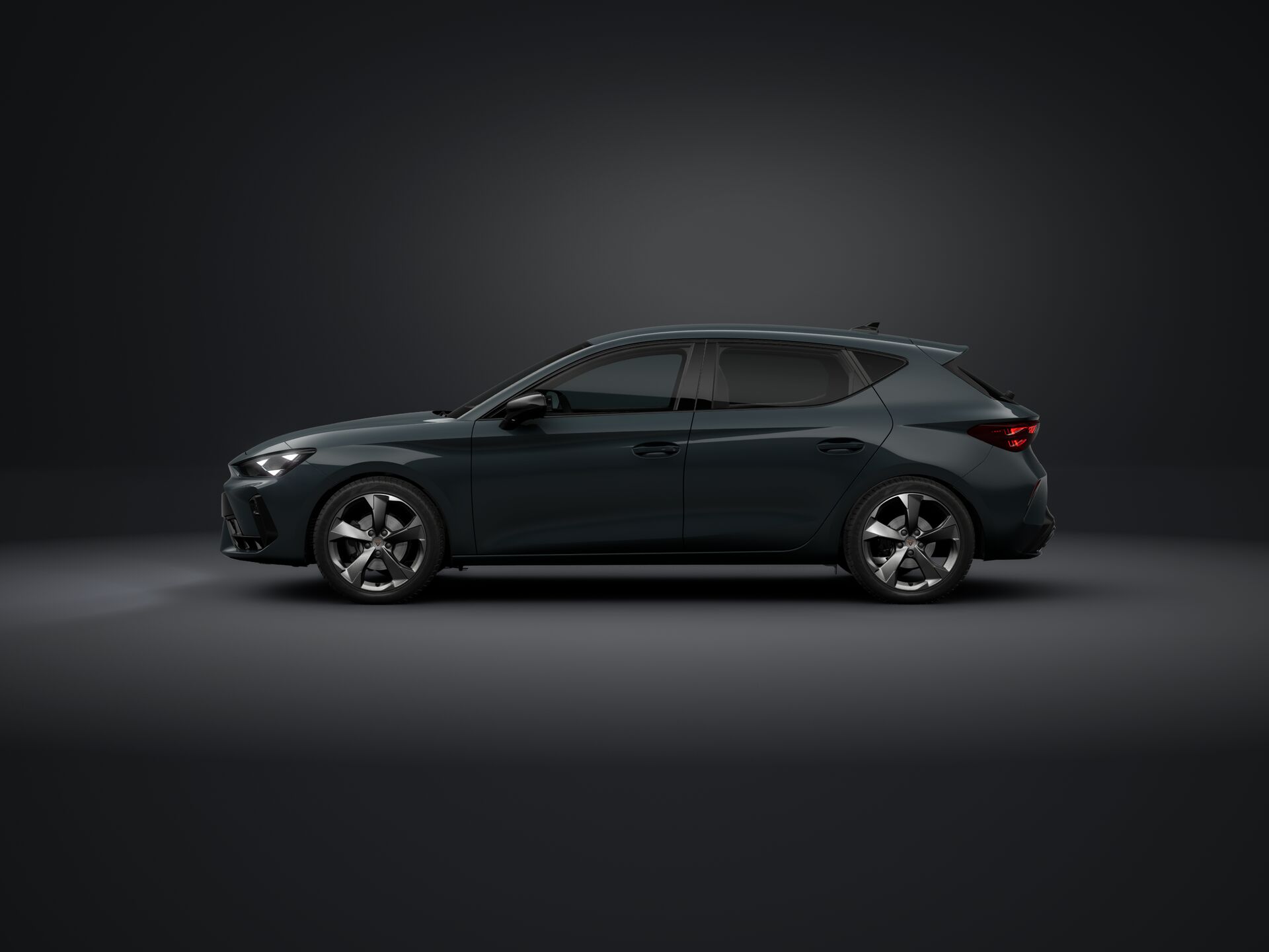 Imaginea unui CUPRA Leon 1.5 eTSI DSG7 mild hy