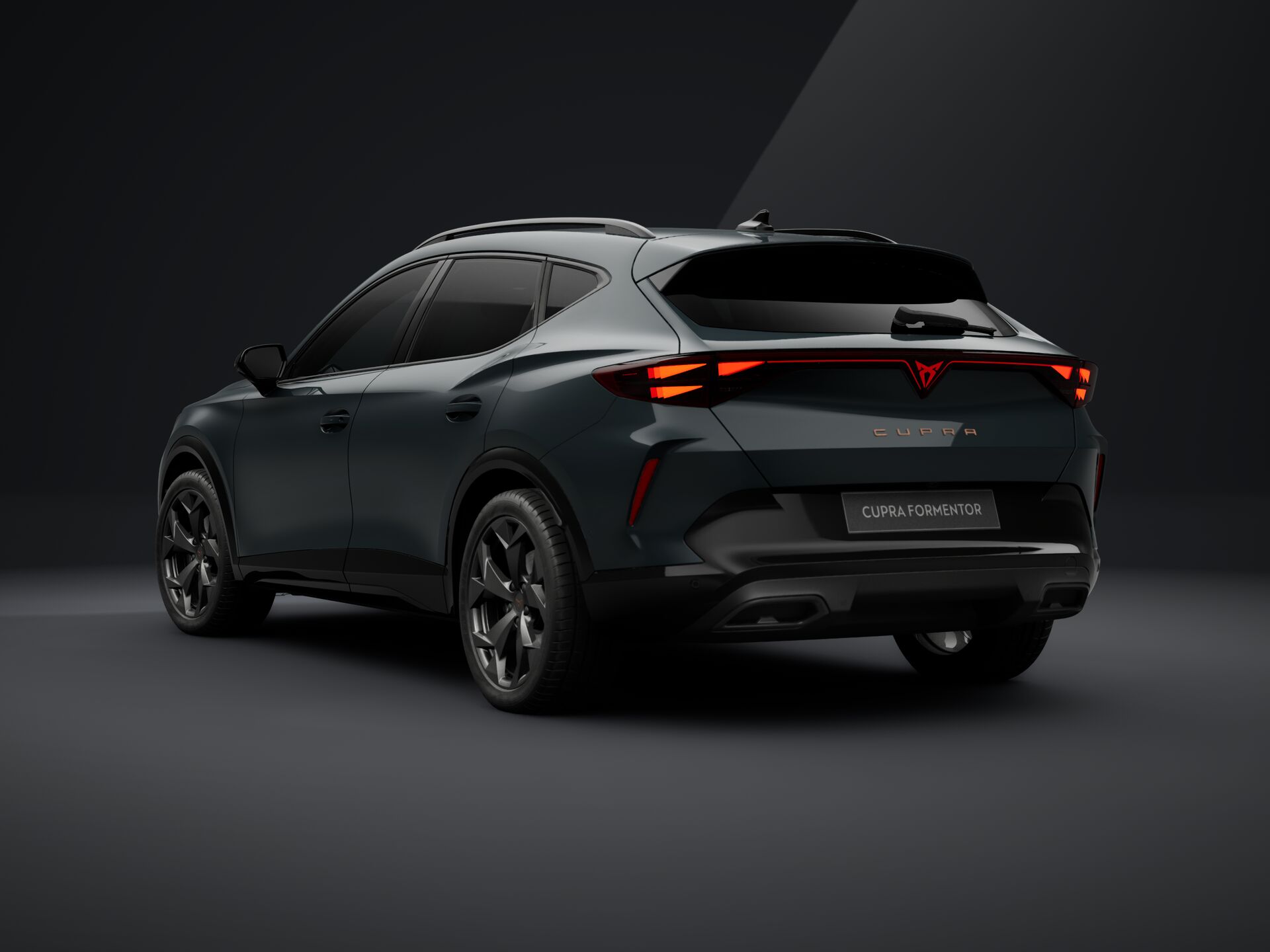 Imaginea unui CUPRA Formentor 1.5 eTSI DSG7 mildh