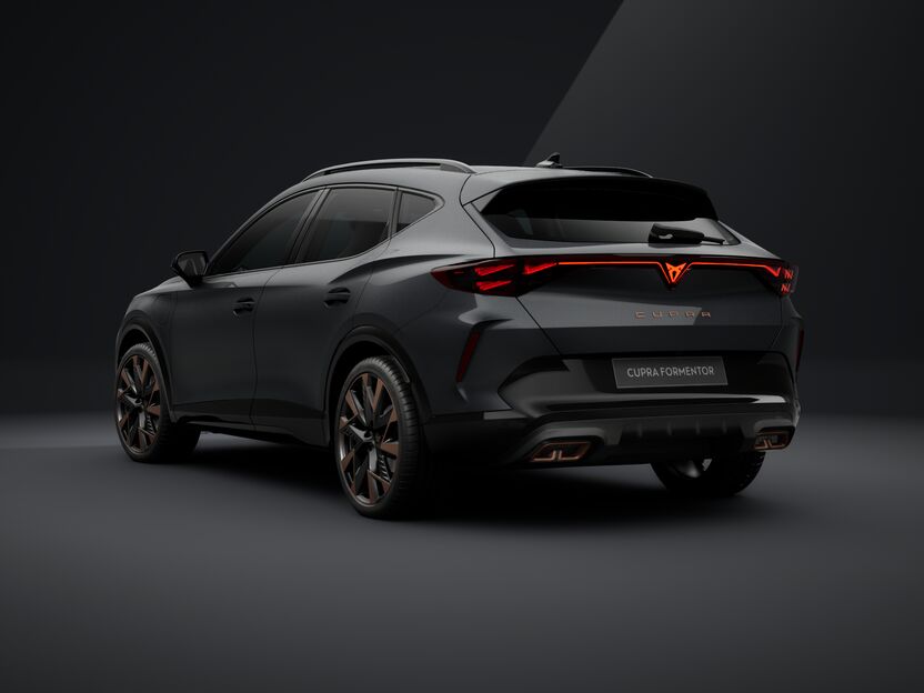 Imaginea unui CUPRA Formentor 1.5 e-HYBRID