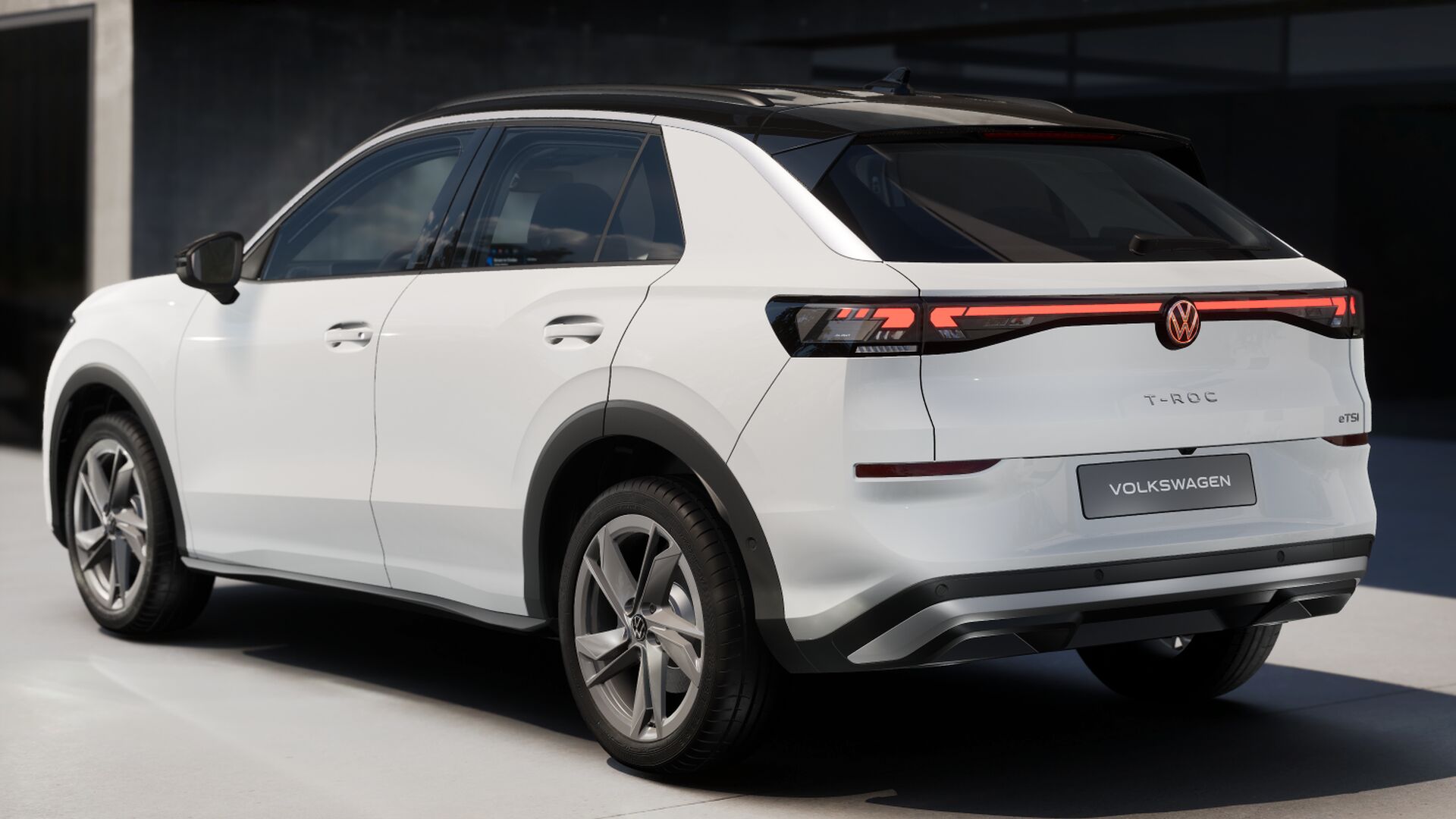 Imaginea unui Noul T-Roc Life 1.5 eTSI DSG