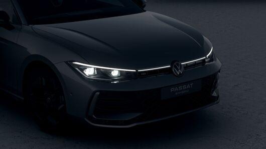 Imaginea unui Passat R-Line 1.5 TSI PHEV