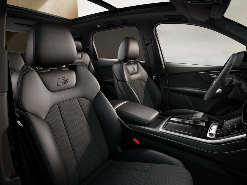 Slika: Q7 55 TFSI e quattro S line Business