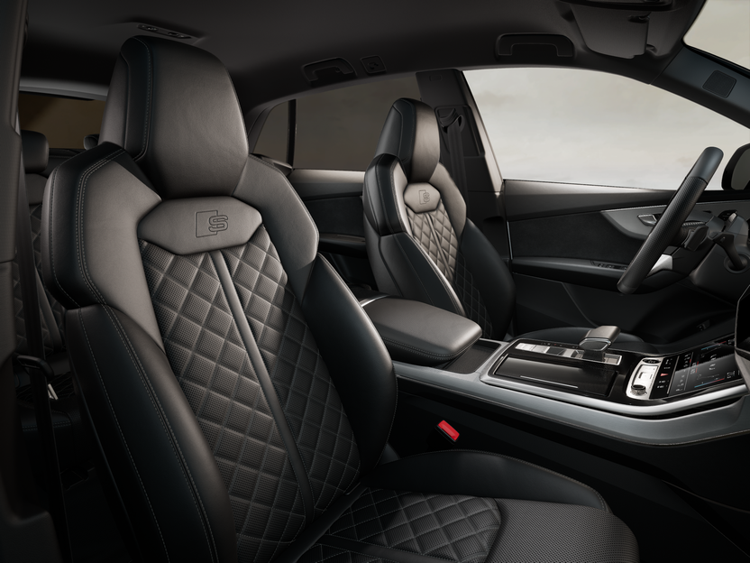 Slika: Q8 55 TFSI e quattro Business