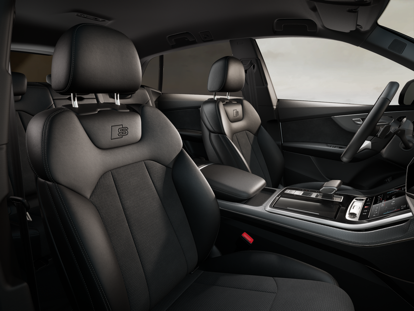 Slika: Q8 55 TFSI e quattro Business