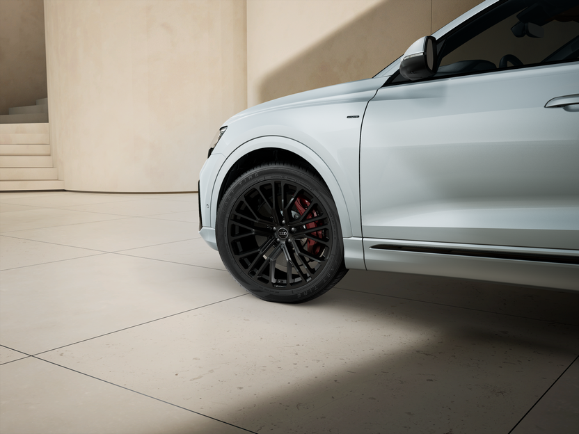 Slika: Q8 55 TFSI e quattro Business