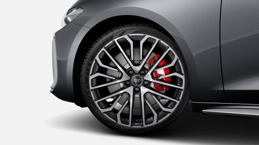 Zavore, lakirane v rdeči barvi