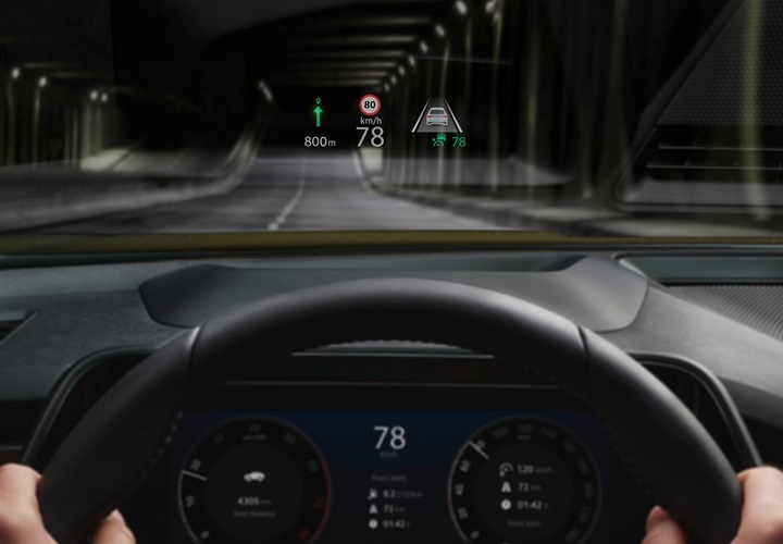 Infotainment 13" Plus