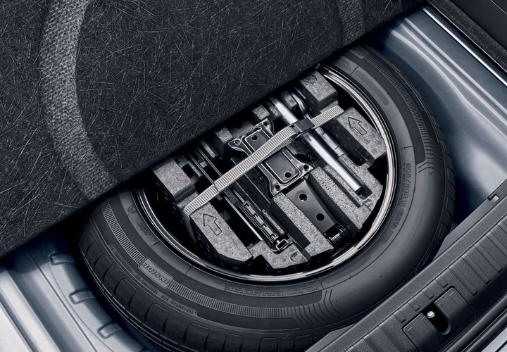 rezervno kolo z jeklenim platiščem