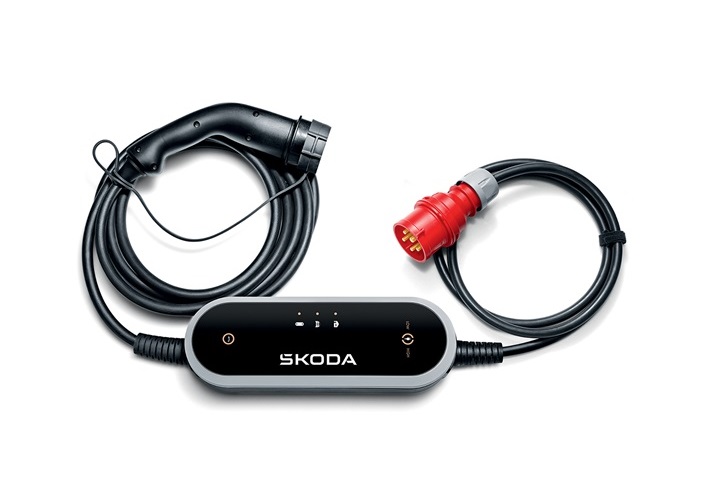 iV polnilni kabel z dvema adapterjema: