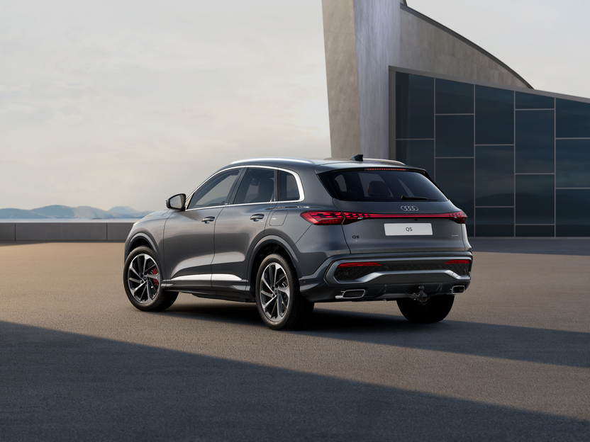 Obrázok Q5 SUV e-hybrid quattro 220kW STR